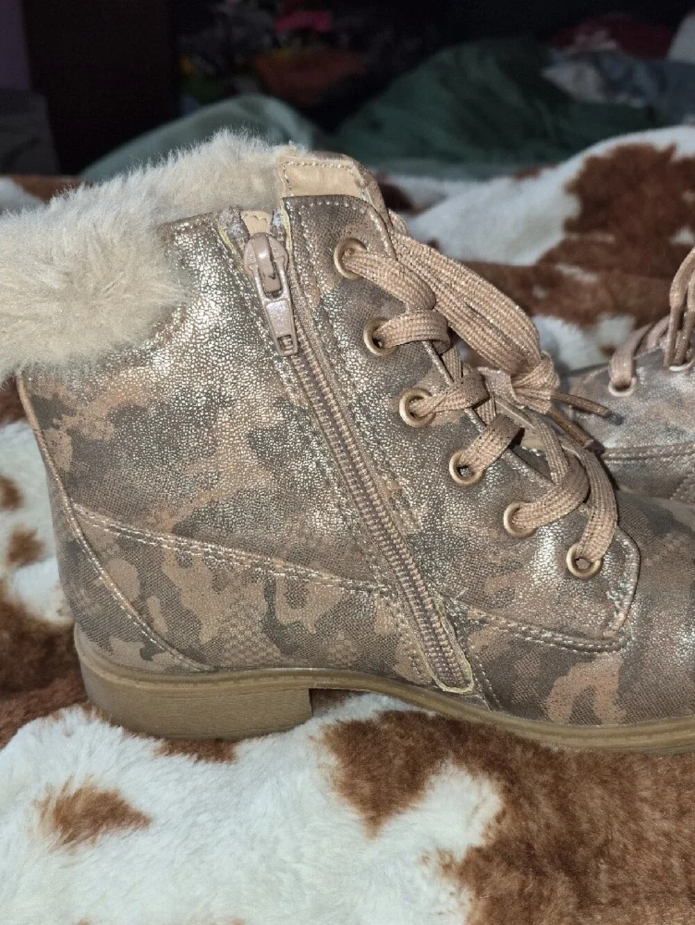 Girl Mia Camo Boots Size 2 NWT